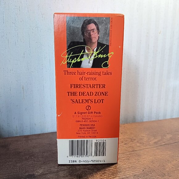 Stephen King Box Set (3 Books) Paperback - Picture 4 of 15